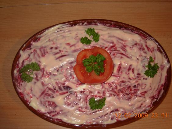 Valentinstagssalat mit Rote Bete und Heringsfilets (mit Fotos)